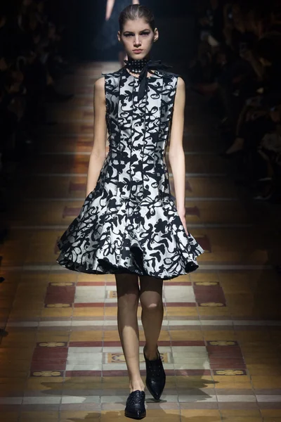 Look 38